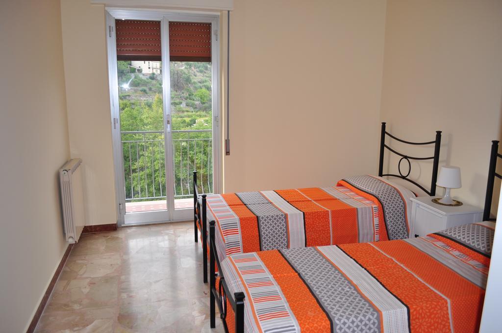 Casa Catena Francavilla di Sicilia Szoba fotó